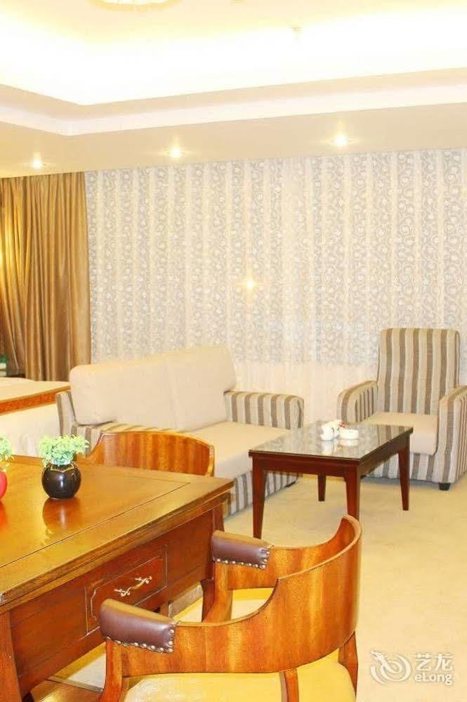 Chengdu Ronghome Hotel Eksteriør bilde